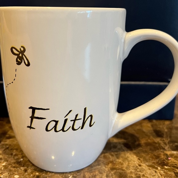 Faith Bee Mug 16oz Bee Buzzes by word Faith Microwave Dishwasher Safe NWT - Picture 5 of 6